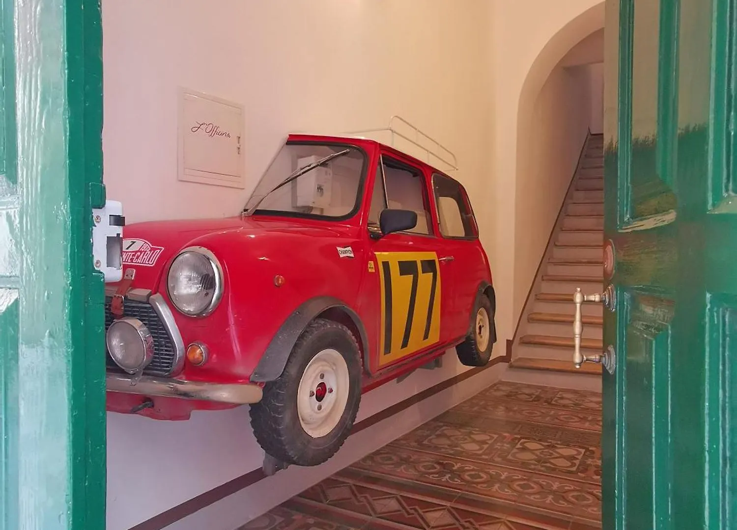 L'Officina Bed and Breakfast Bari 0*,