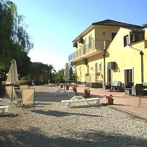oasi-del-fiumefreddo.sicilyhotelsitaly.net/